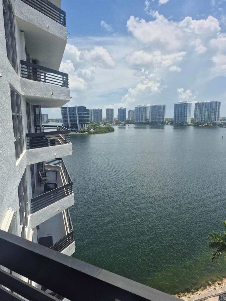 3600 Mystic Pointe Drive 1202 photo 15