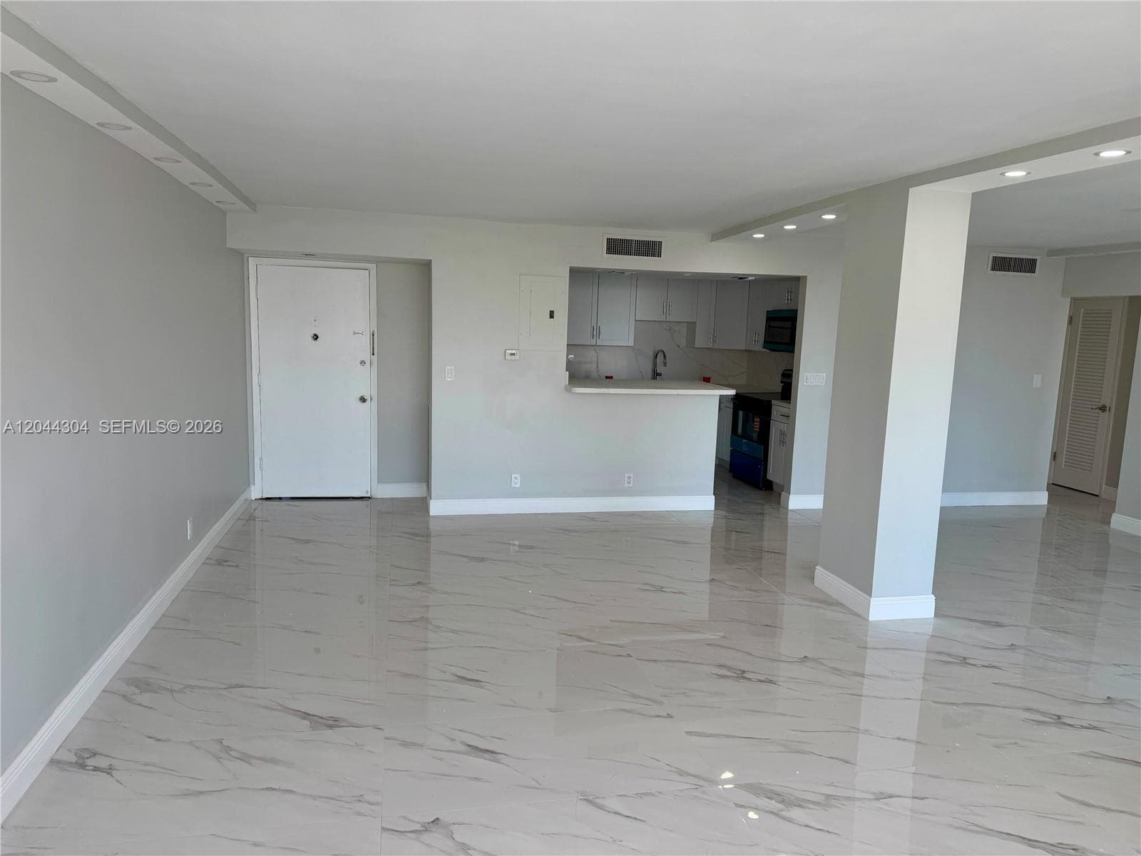 1400 S Ocean Dr 506 photo 23