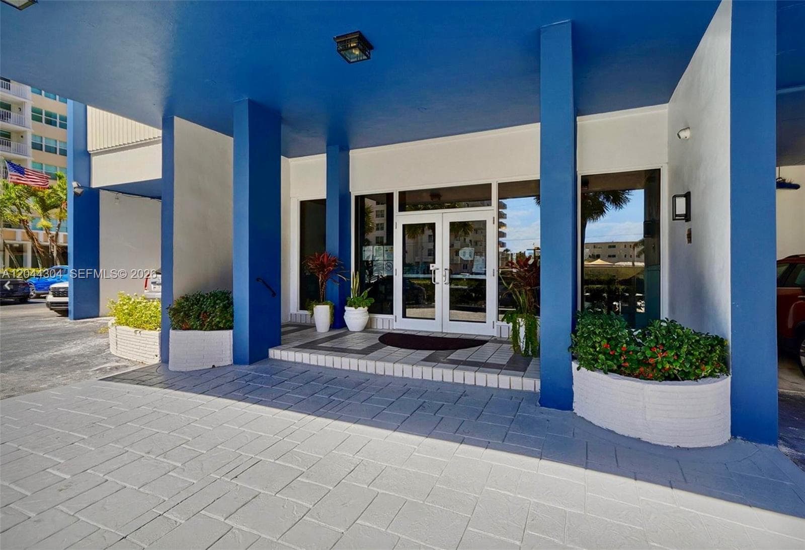 1400 S Ocean Dr 506 photo 2