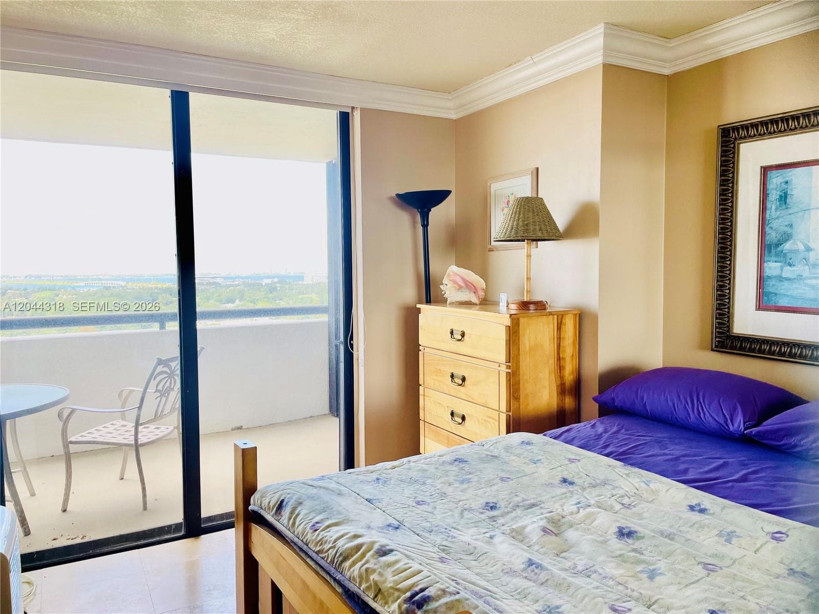 2555 Collins Ave 2006 photo 12