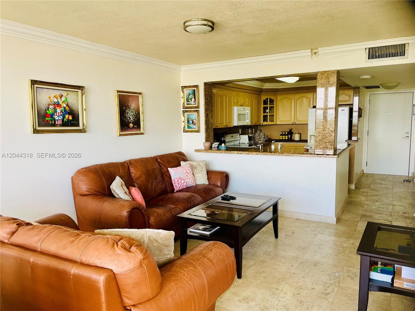 2555 Collins Ave 2006 photo 5