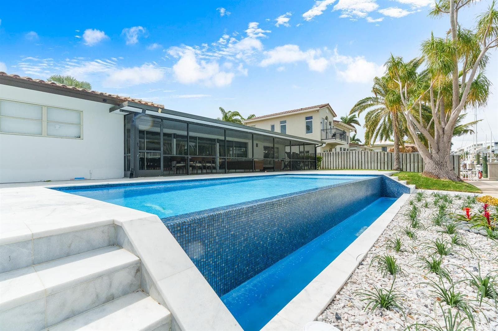 273 Tropic Drive photo 1