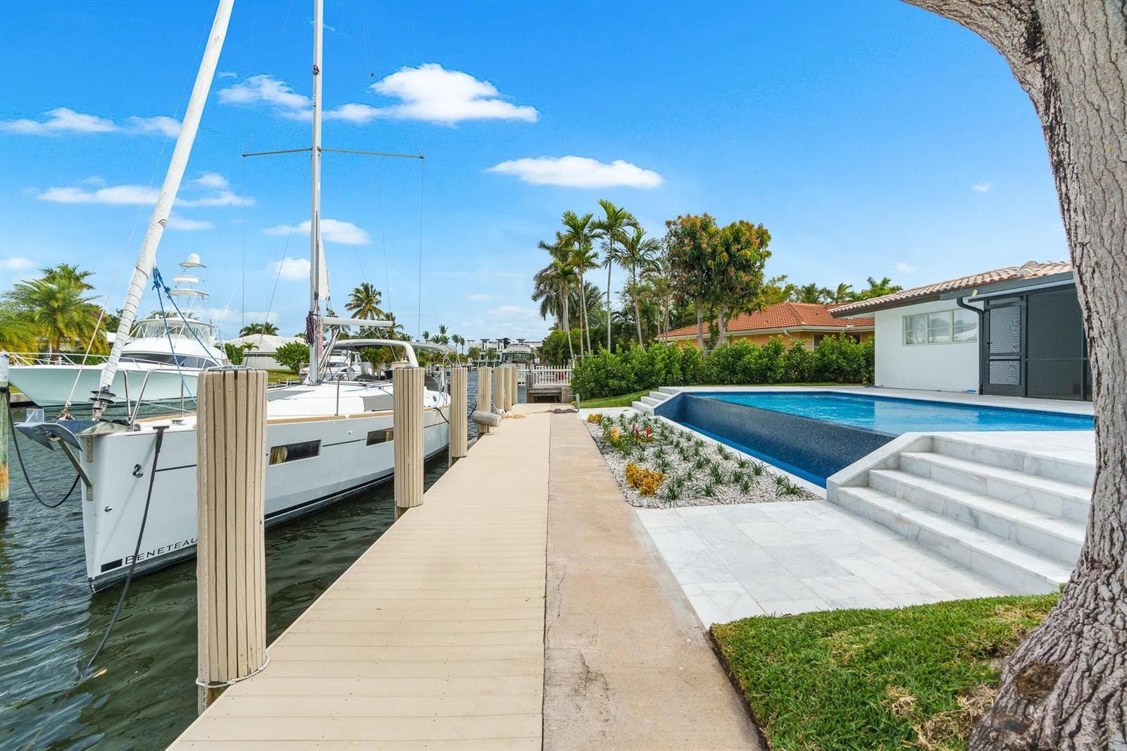 273 Tropic Drive photo 5