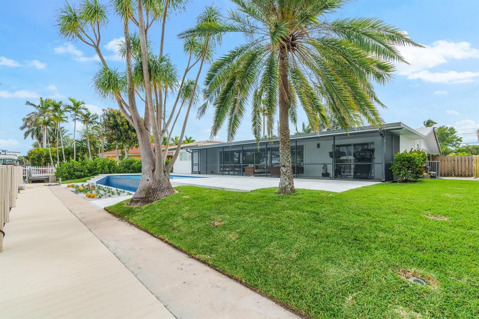 273 Tropic Drive photo 9