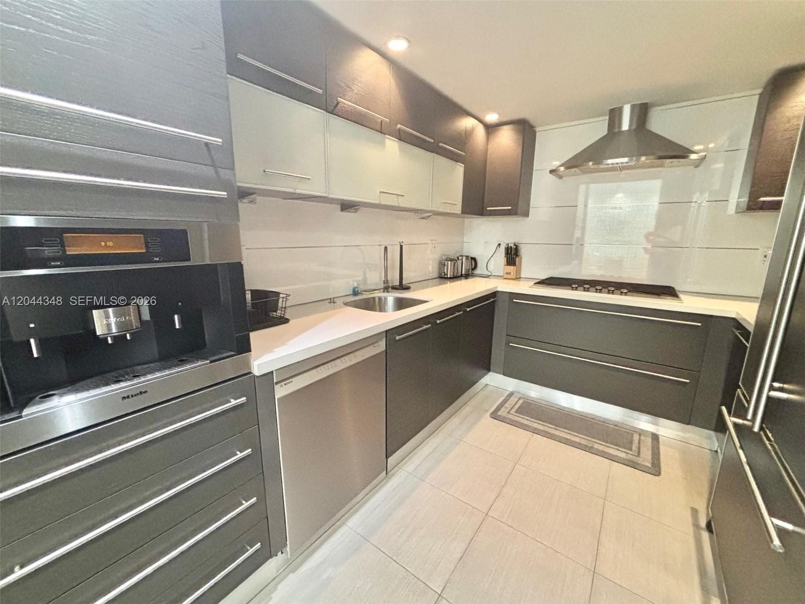 2030 S Ocean Dr 423 photo 3