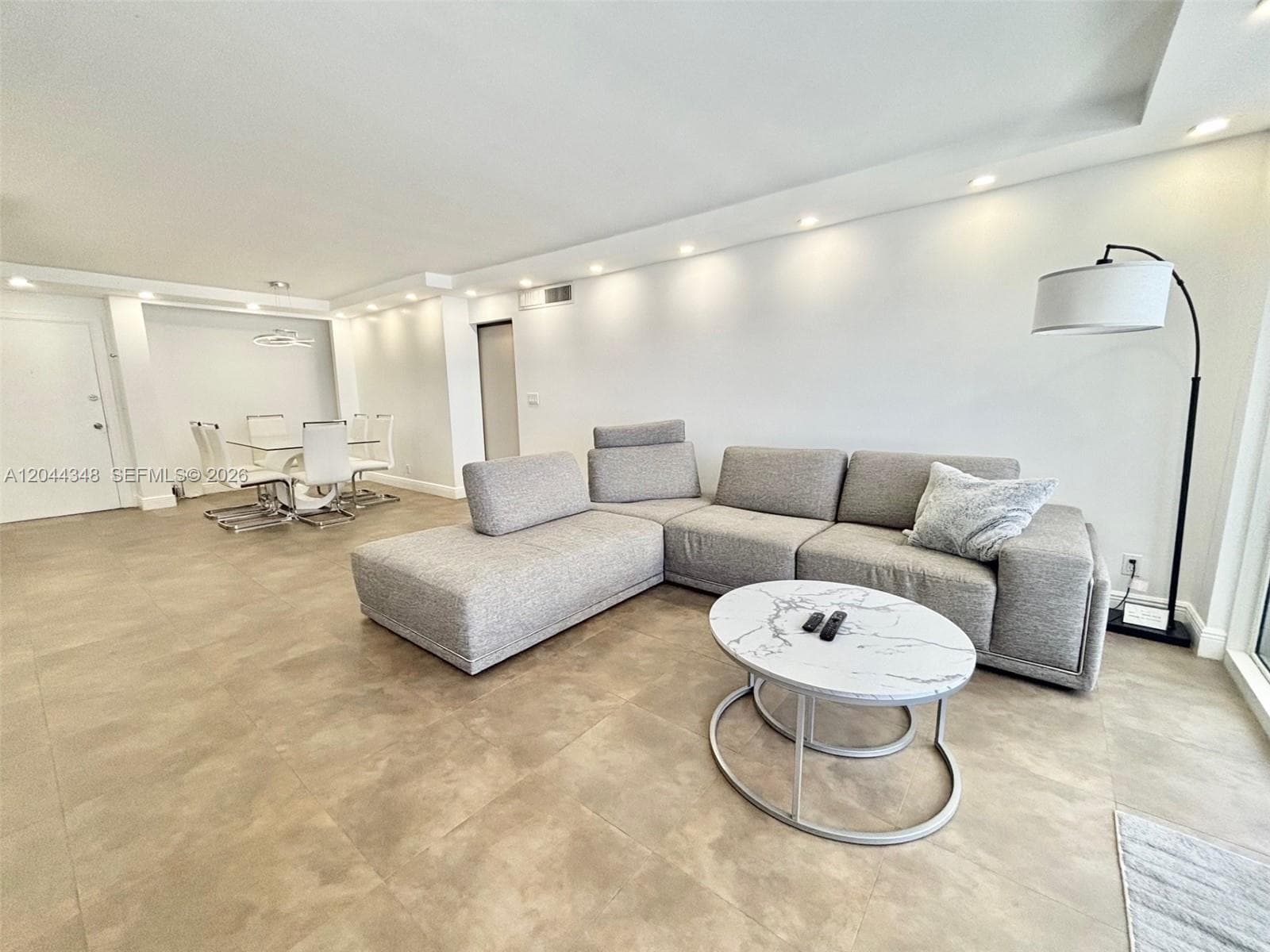2030 S Ocean Dr 423 photo 4