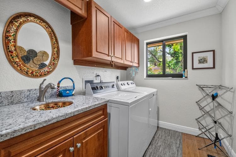 2409 SW 27th Avenue photo 20