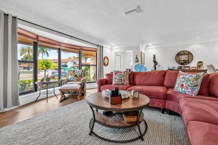 2409 SW 27th Avenue photo 9