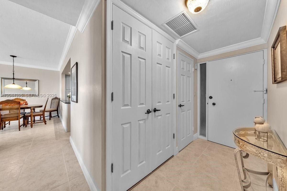3111 N Ocean Dr 904 photo 12