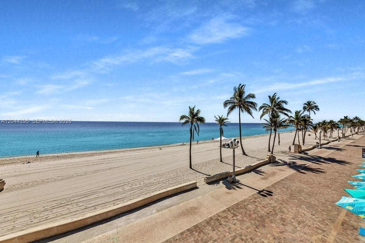 3111 N Ocean Dr 904 photo 3