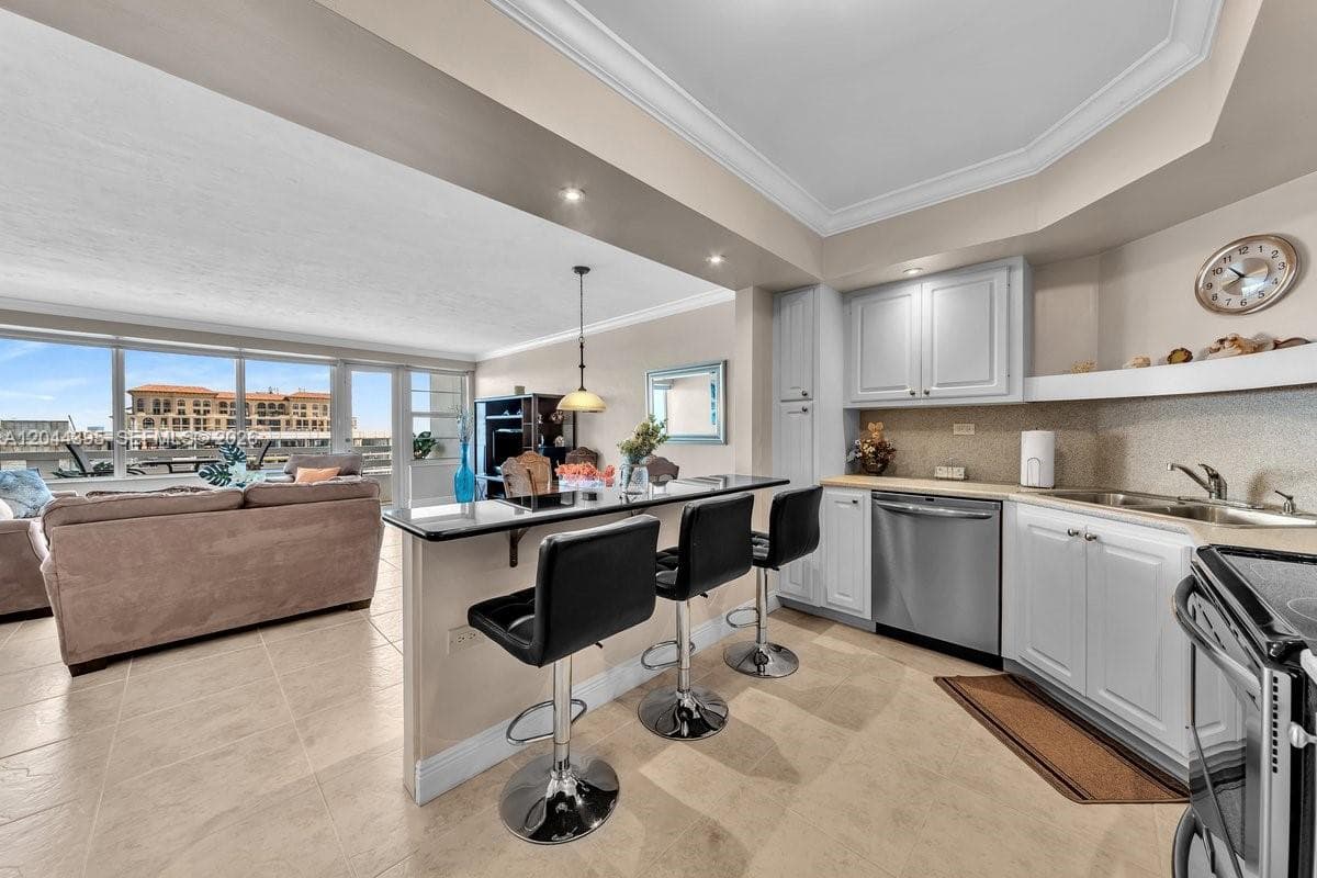 3111 N Ocean Dr 904 photo 5