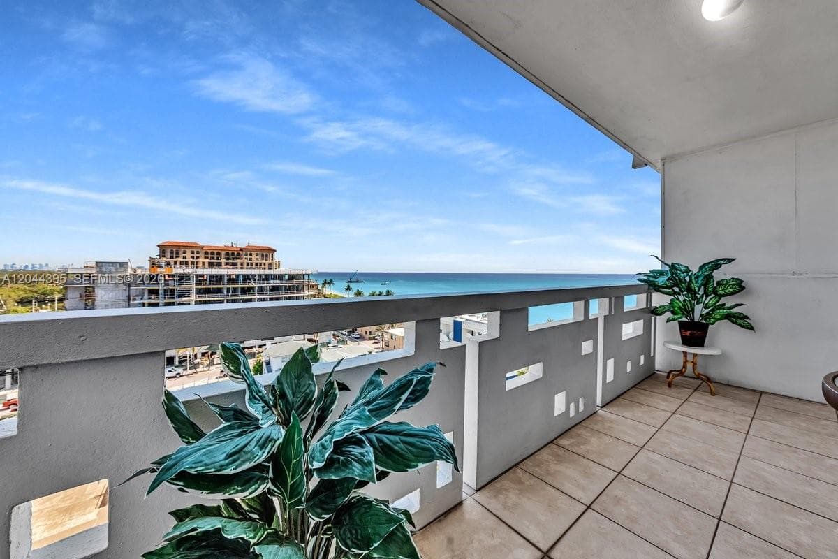 3111 N Ocean Dr 904 photo 10
