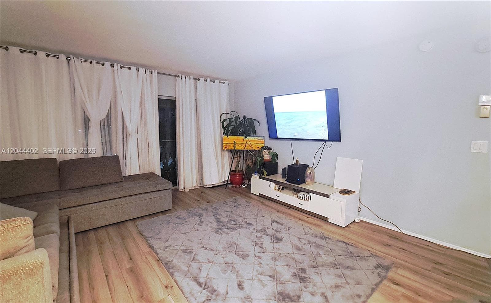 450 GOLDEN ISLES DR 2H photo 5