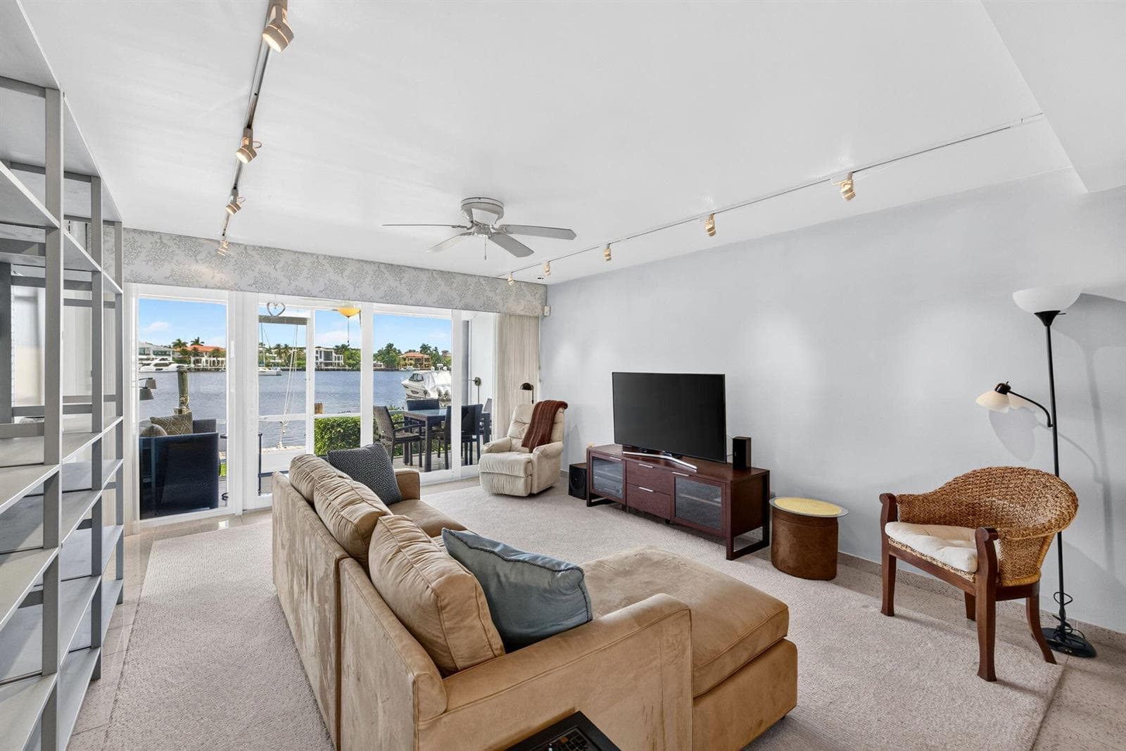 2727 Yacht Club Boulevard 1b photo 15