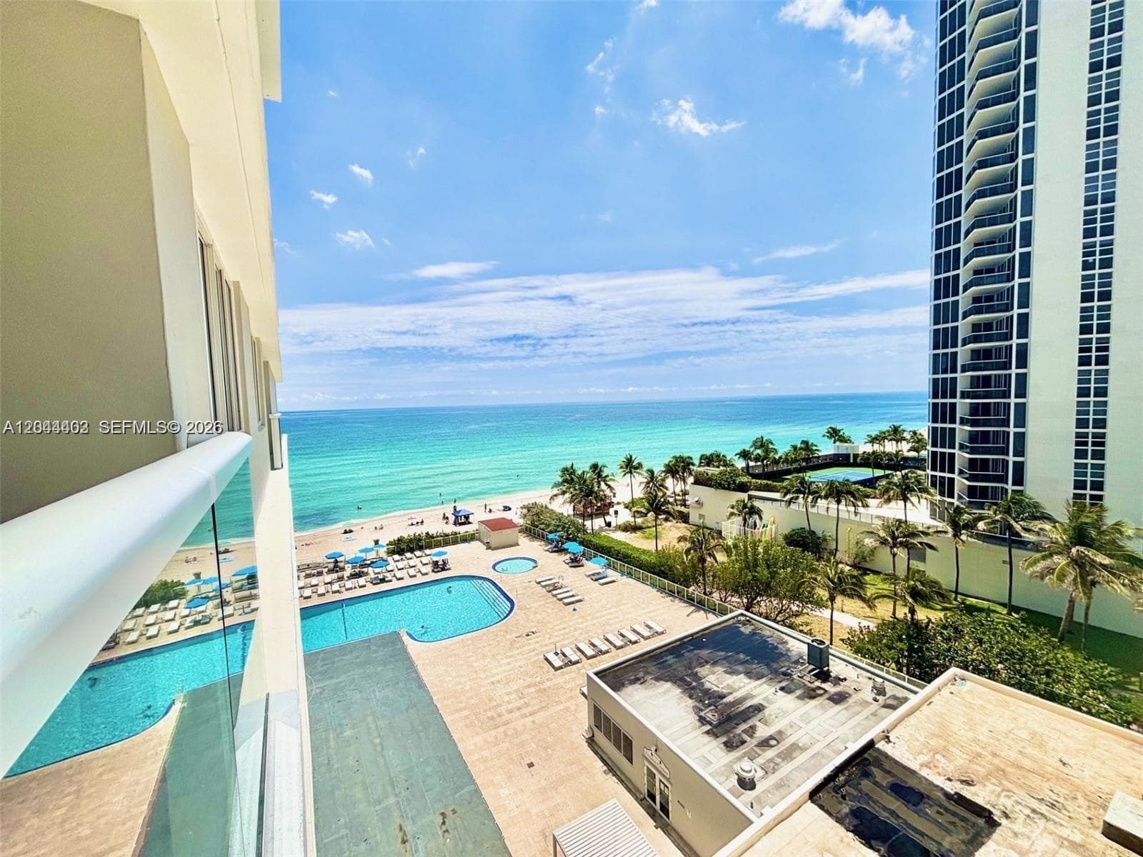 19201 Collins Ave 606 photo 1