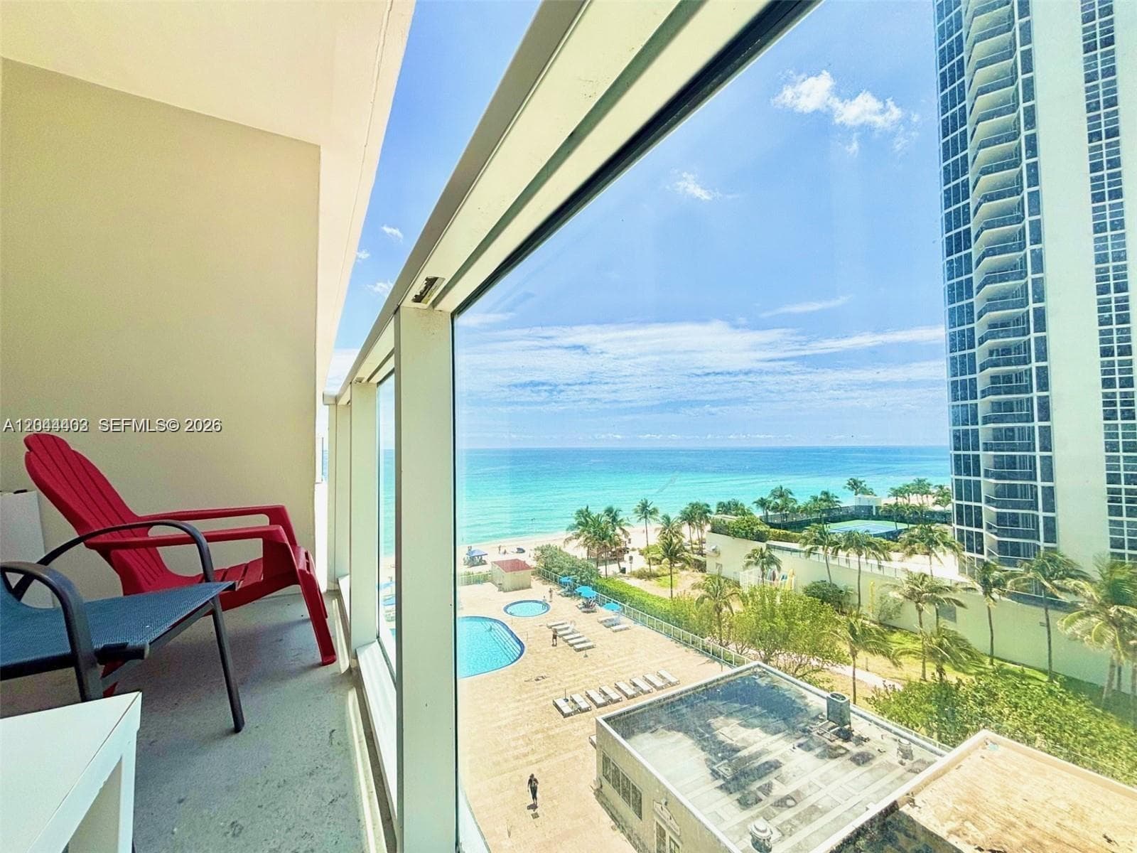 19201 Collins Ave 606 photo 5