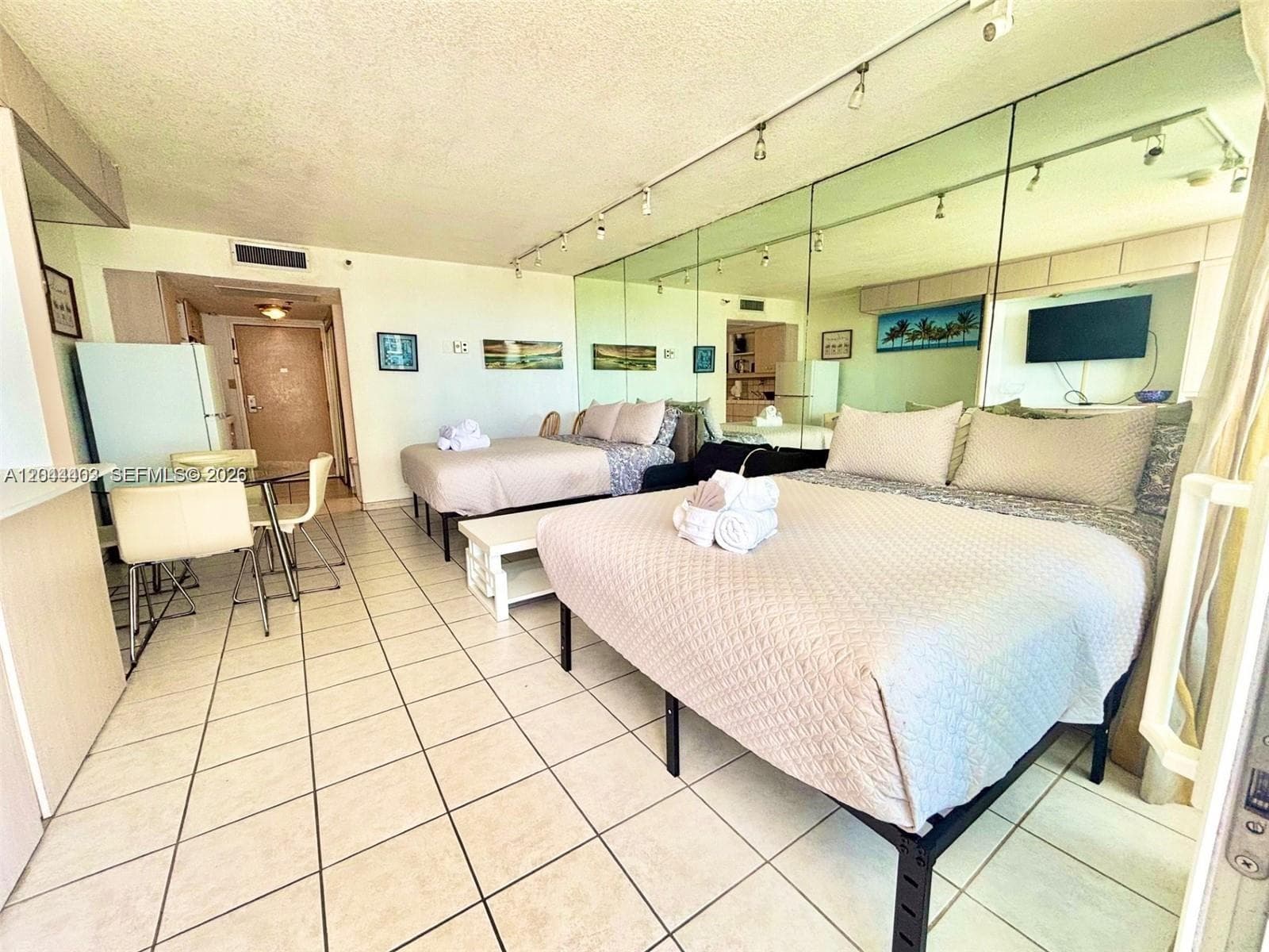 19201 Collins Ave 606 photo 11