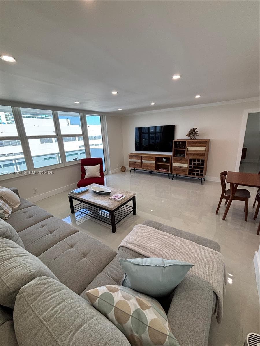 3725 S Ocean Dr 1225 photo 3