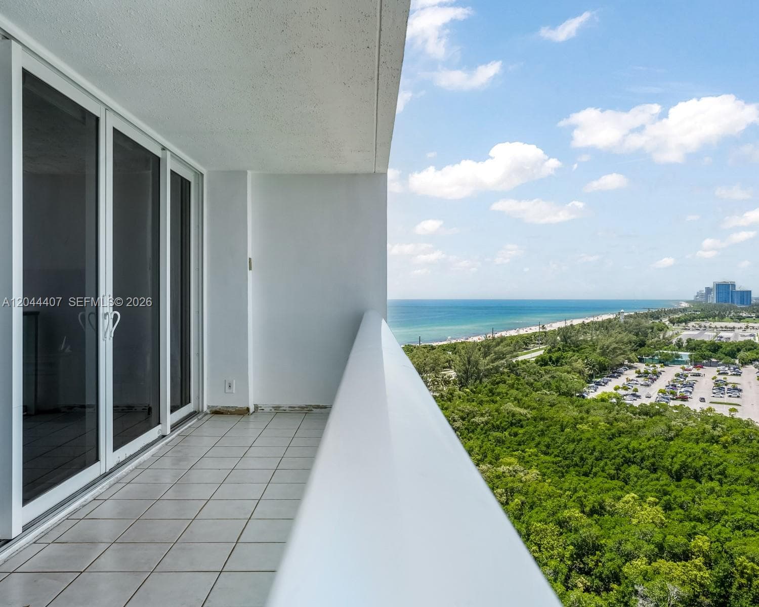 100 Bayview Dr 1620 photo 22