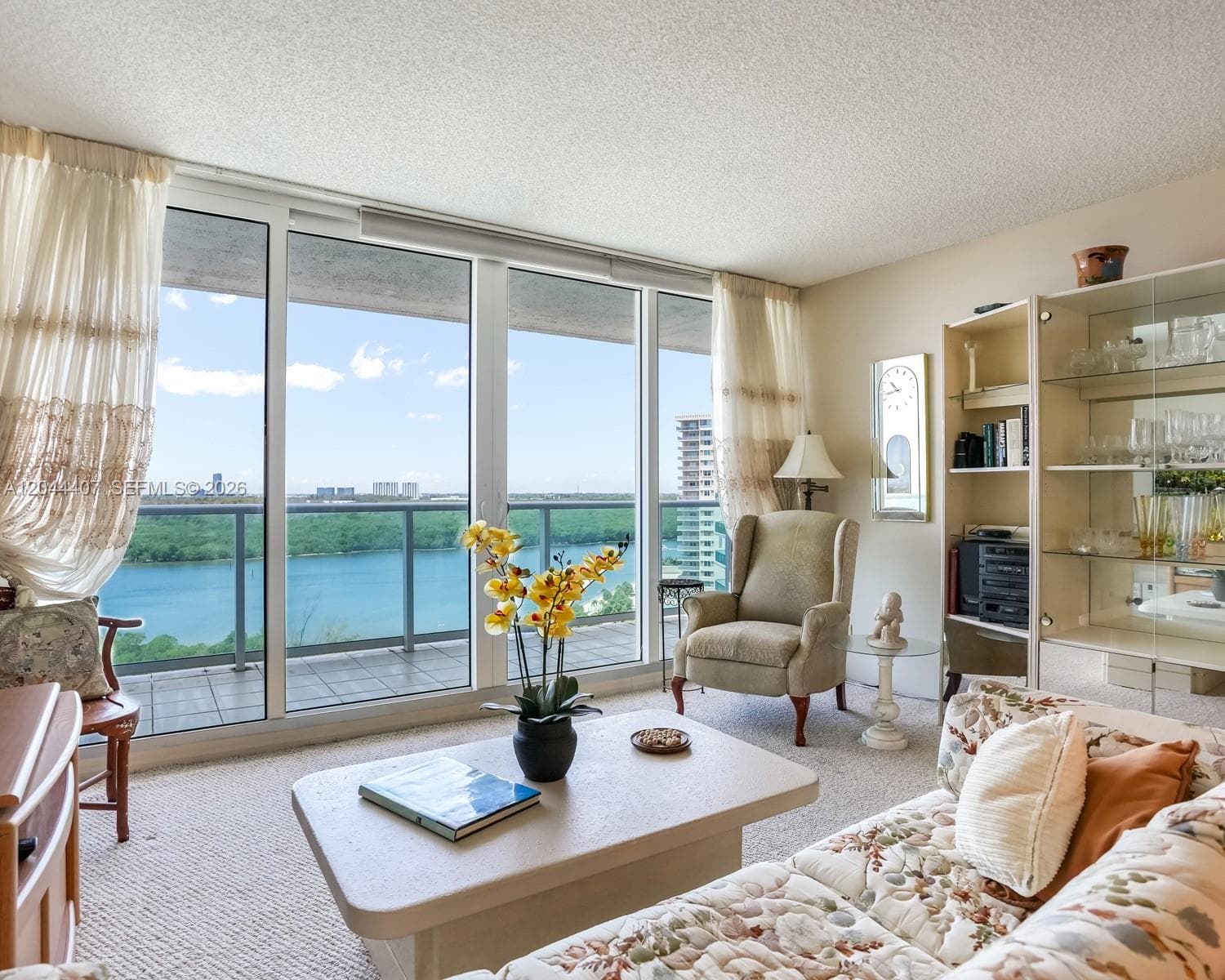 100 Bayview Dr 1620 photo 3