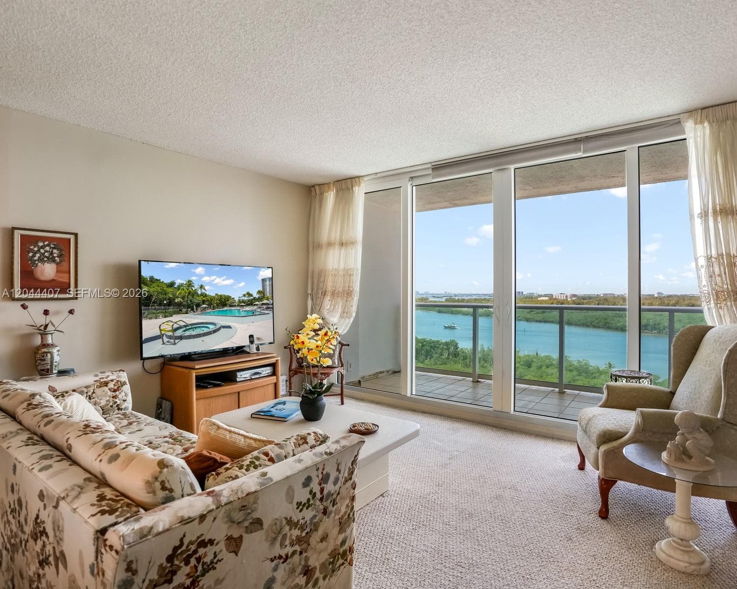 100 Bayview Dr 1620 photo 5