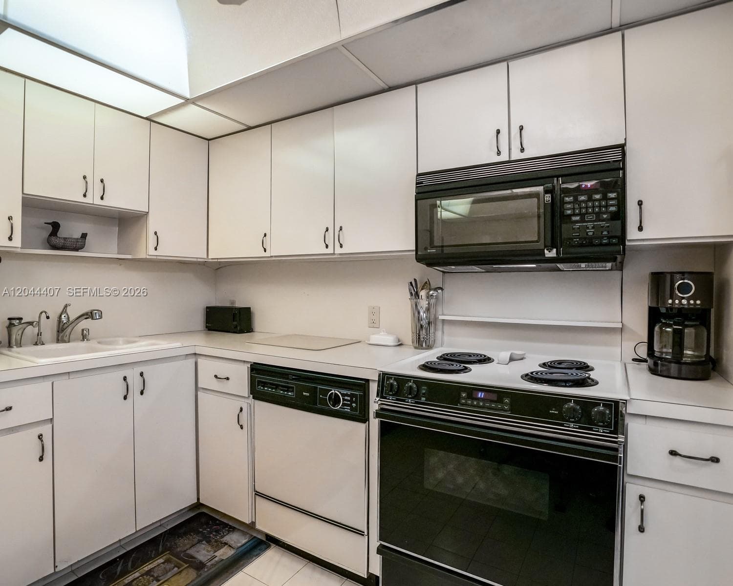 100 Bayview Dr 1620 photo 10