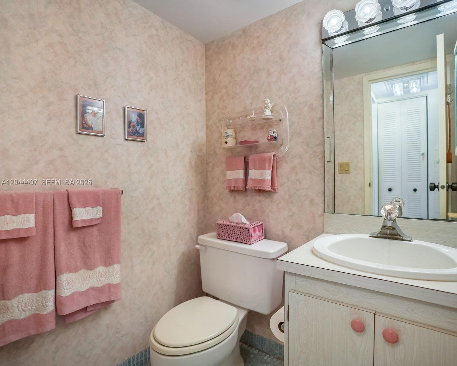 100 Bayview Dr 1620 photo 18