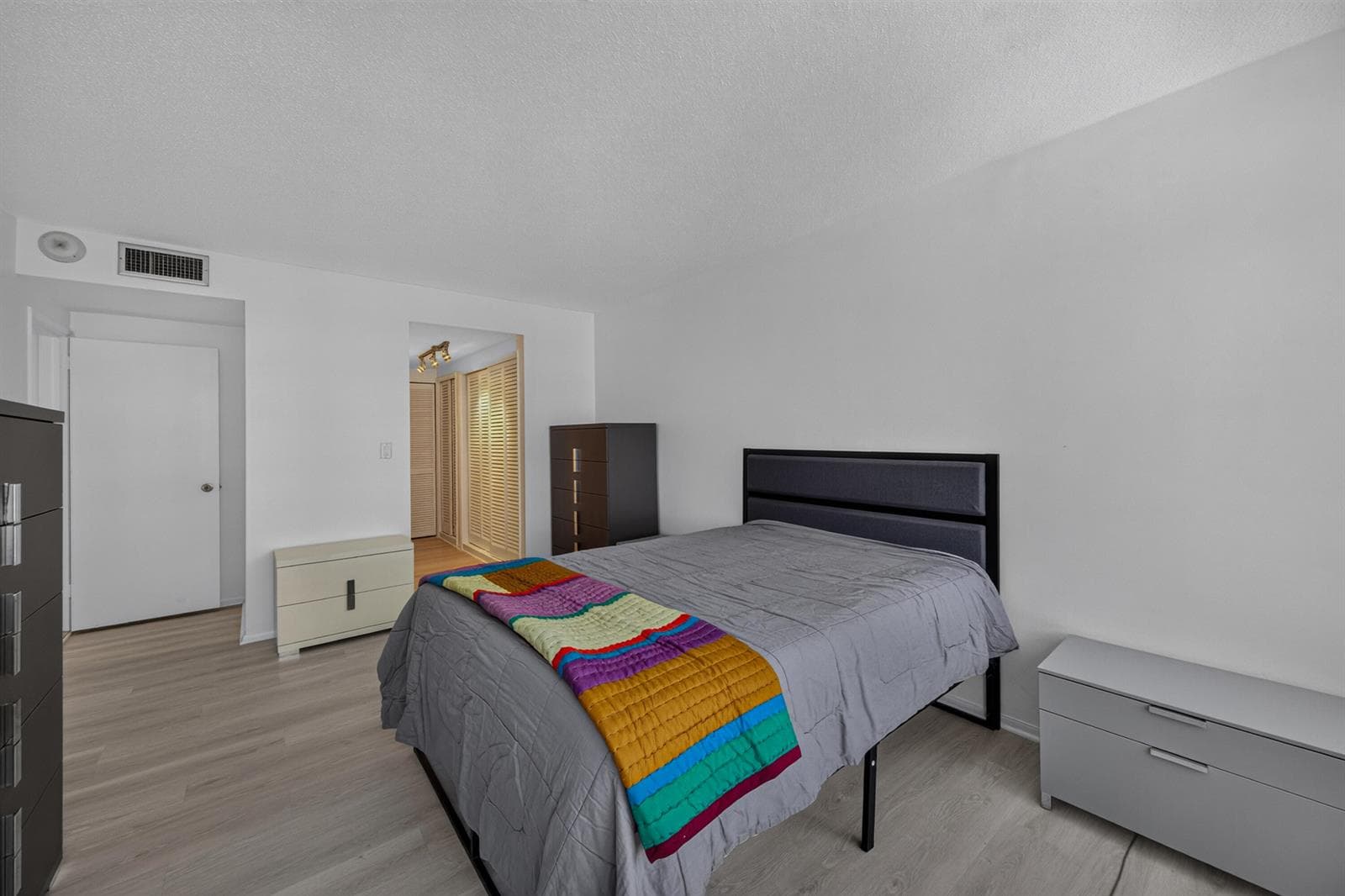 3800 Galt Ocean Drive 1605 photo 13