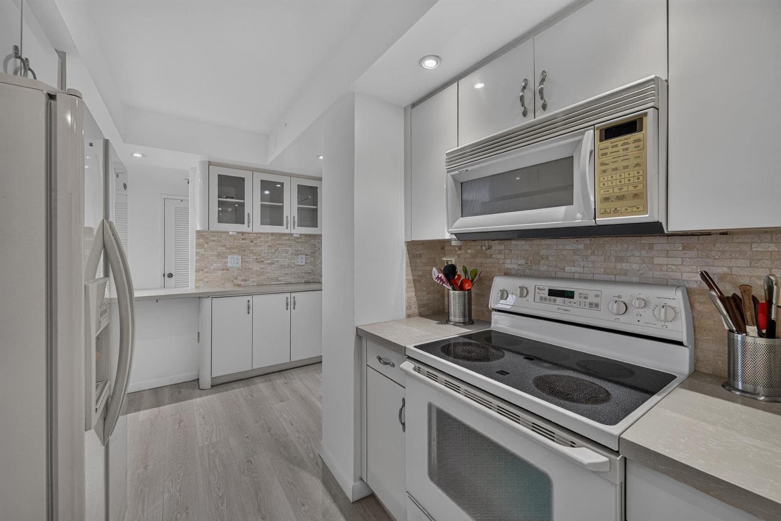 3800 Galt Ocean Drive 1605 photo 16