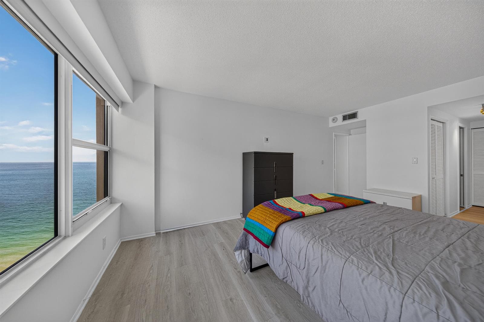 3800 Galt Ocean Drive 1605 photo 5