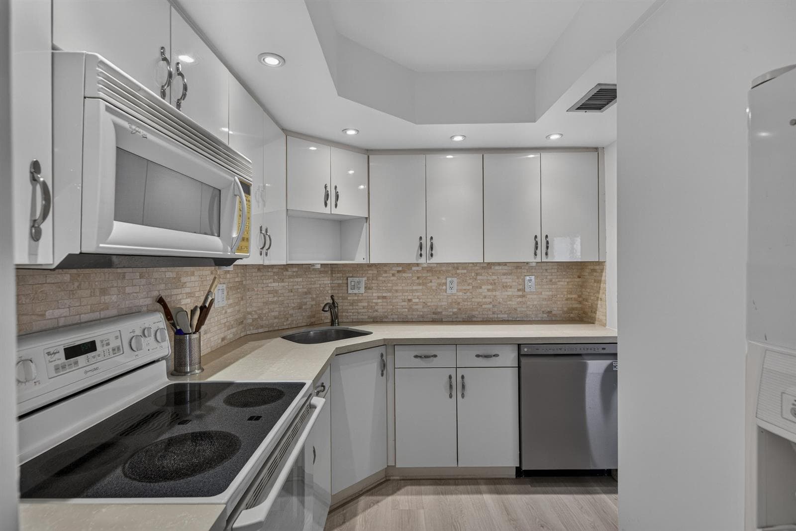 3800 Galt Ocean Drive 1605 photo 18