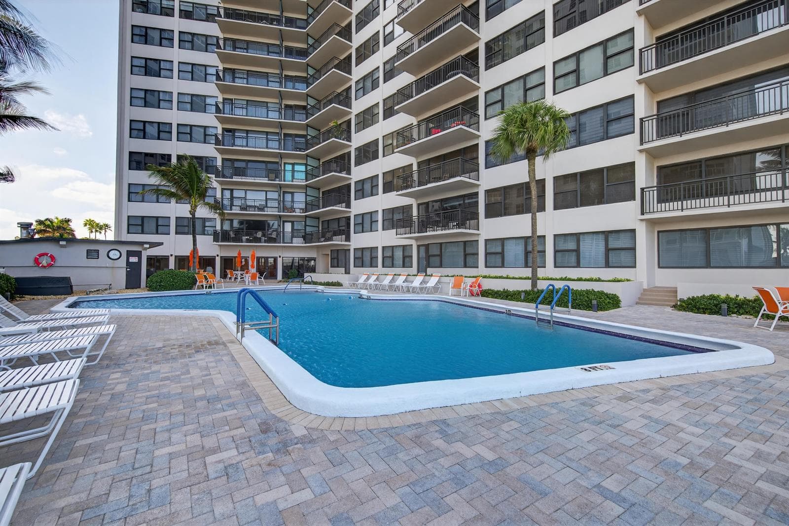 3800 Galt Ocean Drive 1605 photo 11