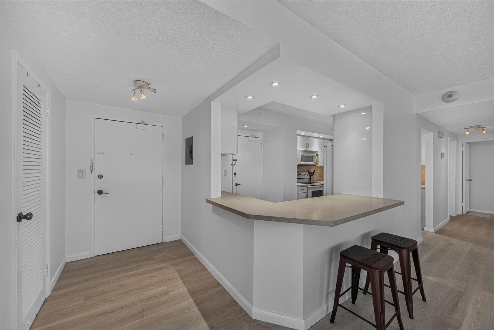 3800 Galt Ocean Drive 1605 photo 4