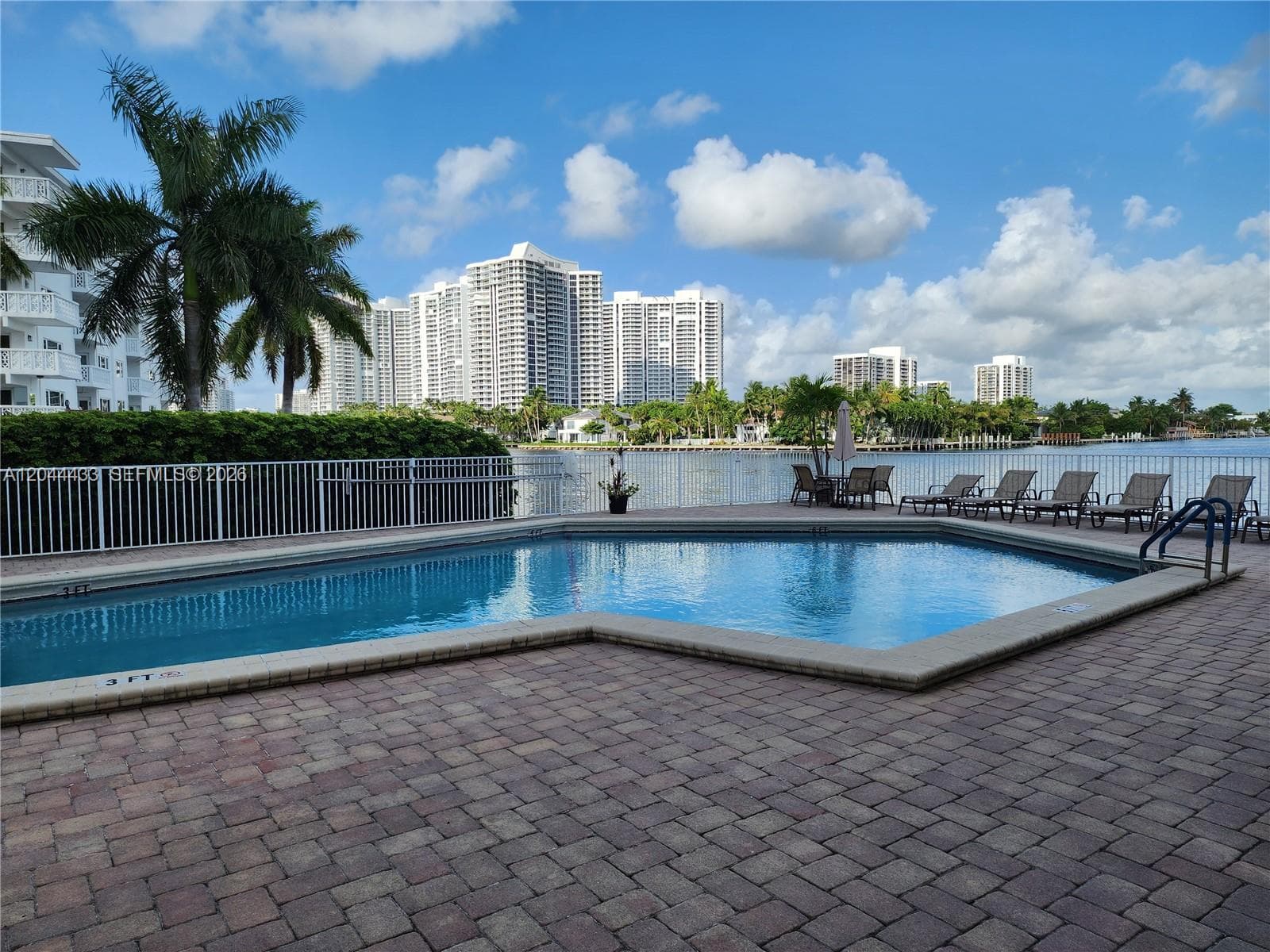 3161 S Ocean Dr 404 photo 7