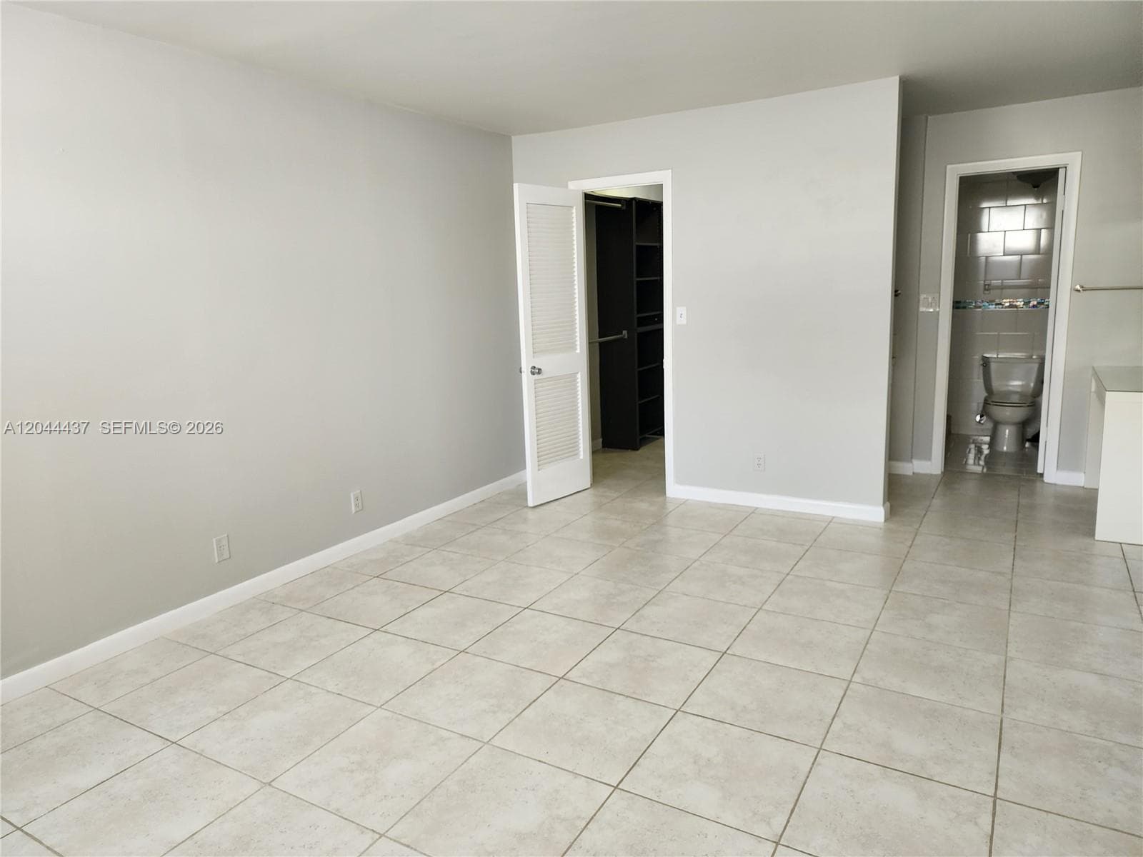 3161 S Ocean Dr 301 photo 17