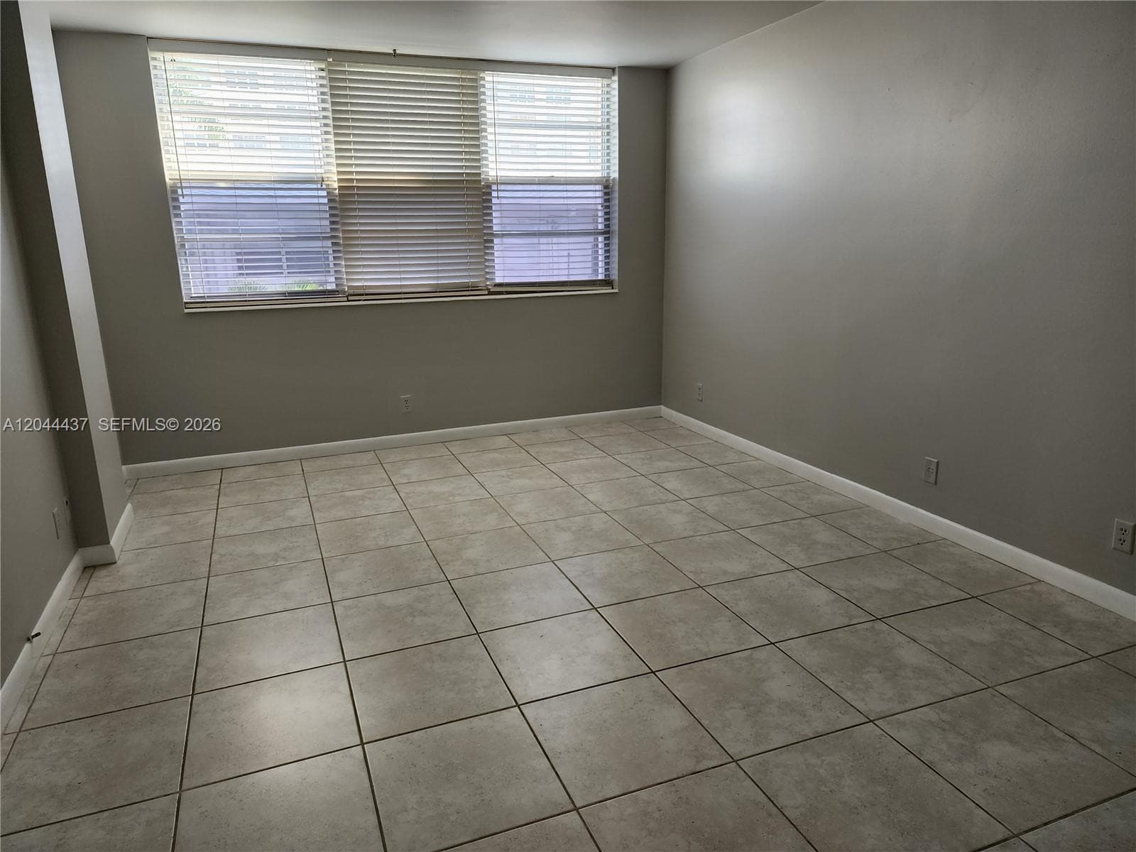 3161 S Ocean Dr 301 photo 16