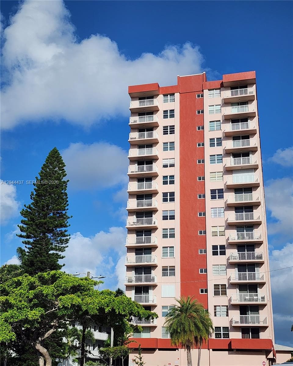 3161 S Ocean Dr 301 photo 1