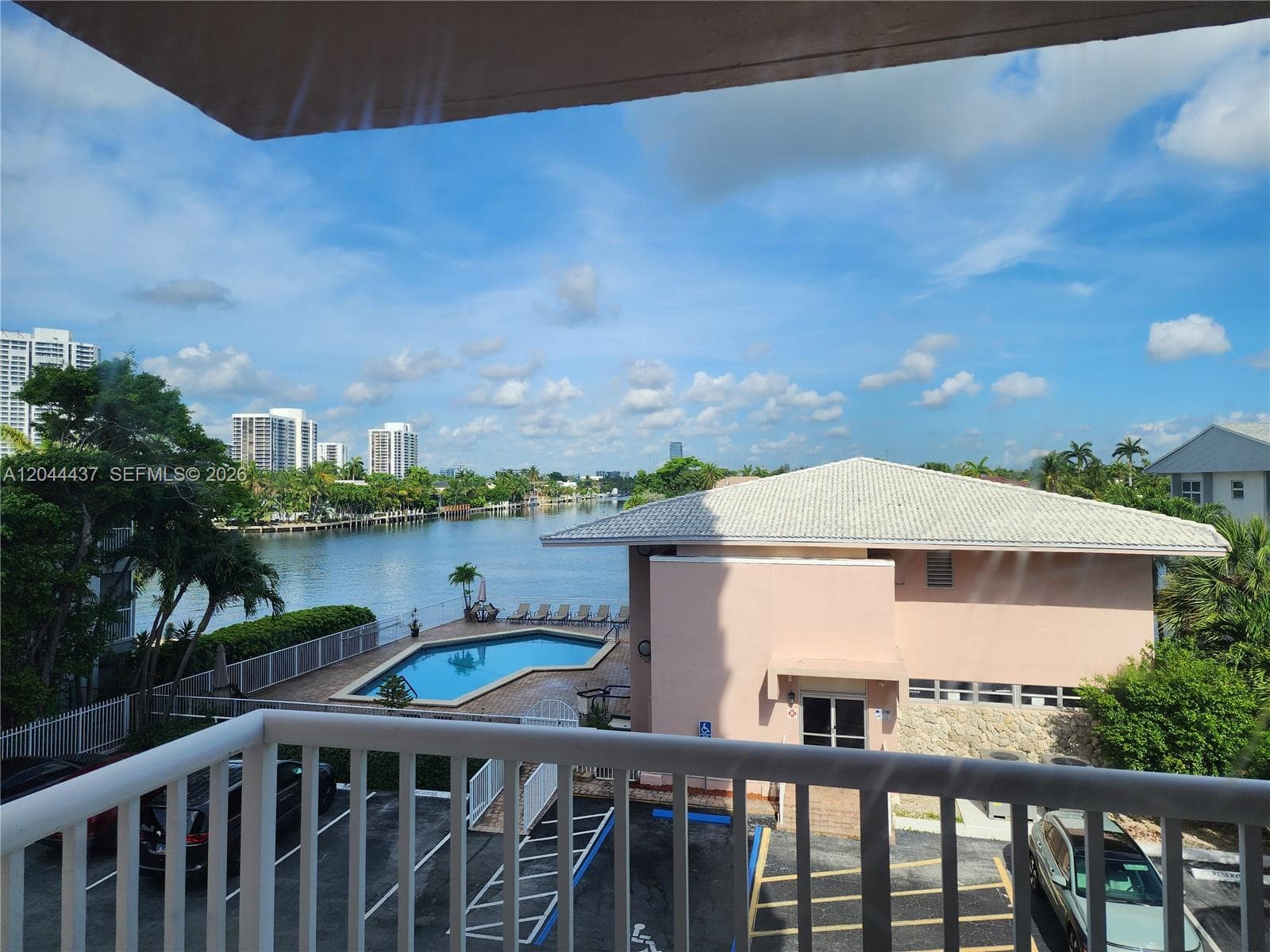 3161 S Ocean Dr 301 photo 10