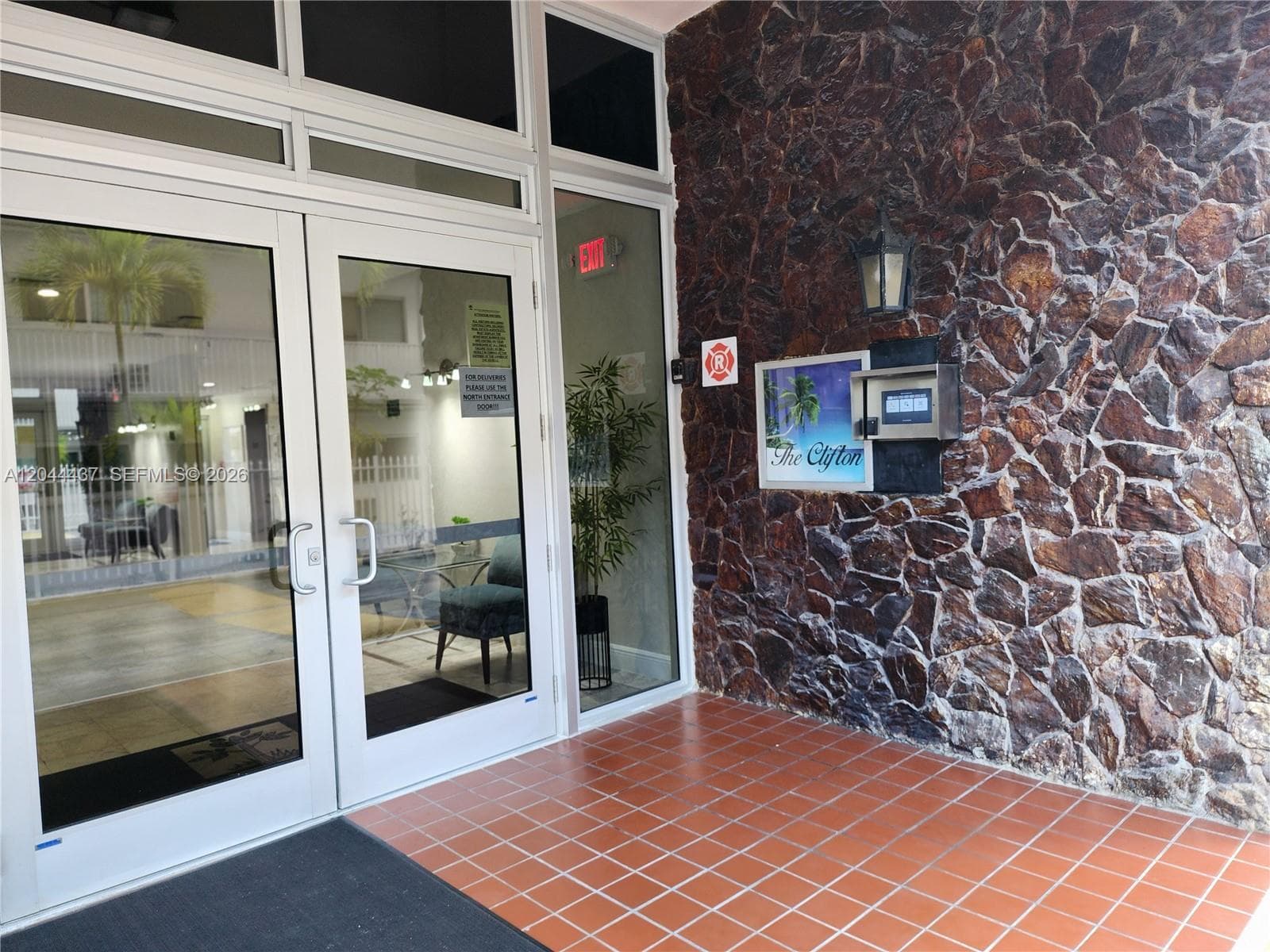 3161 S Ocean Dr 301 photo 4