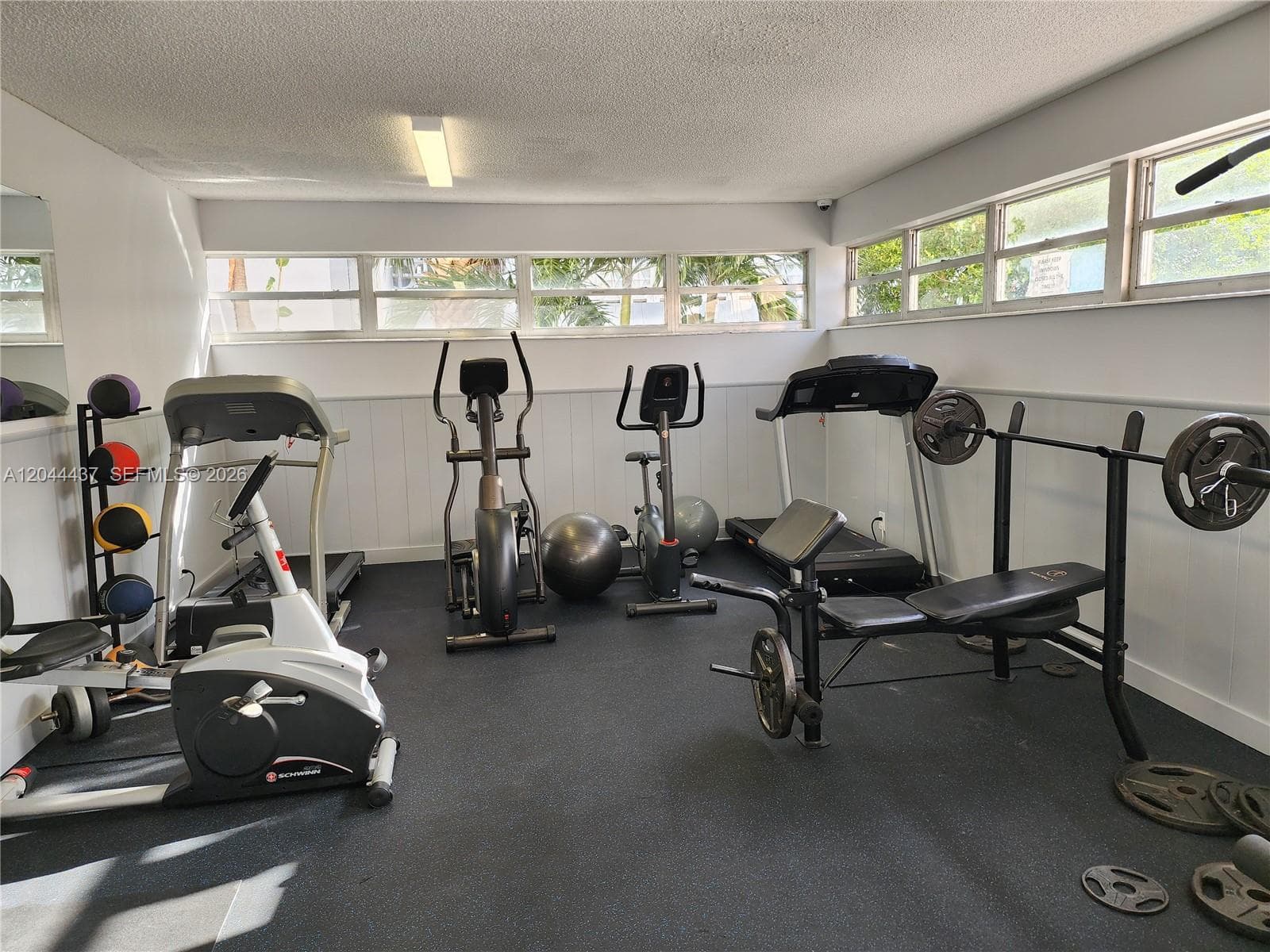 3161 S Ocean Dr 301 photo 8