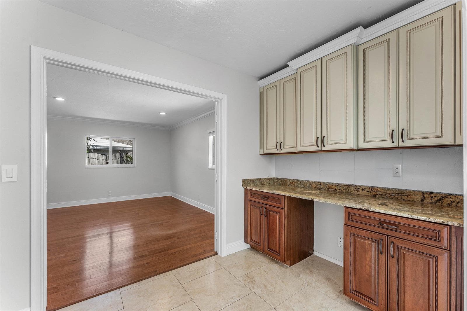 1525 SE 6th Street photo 12