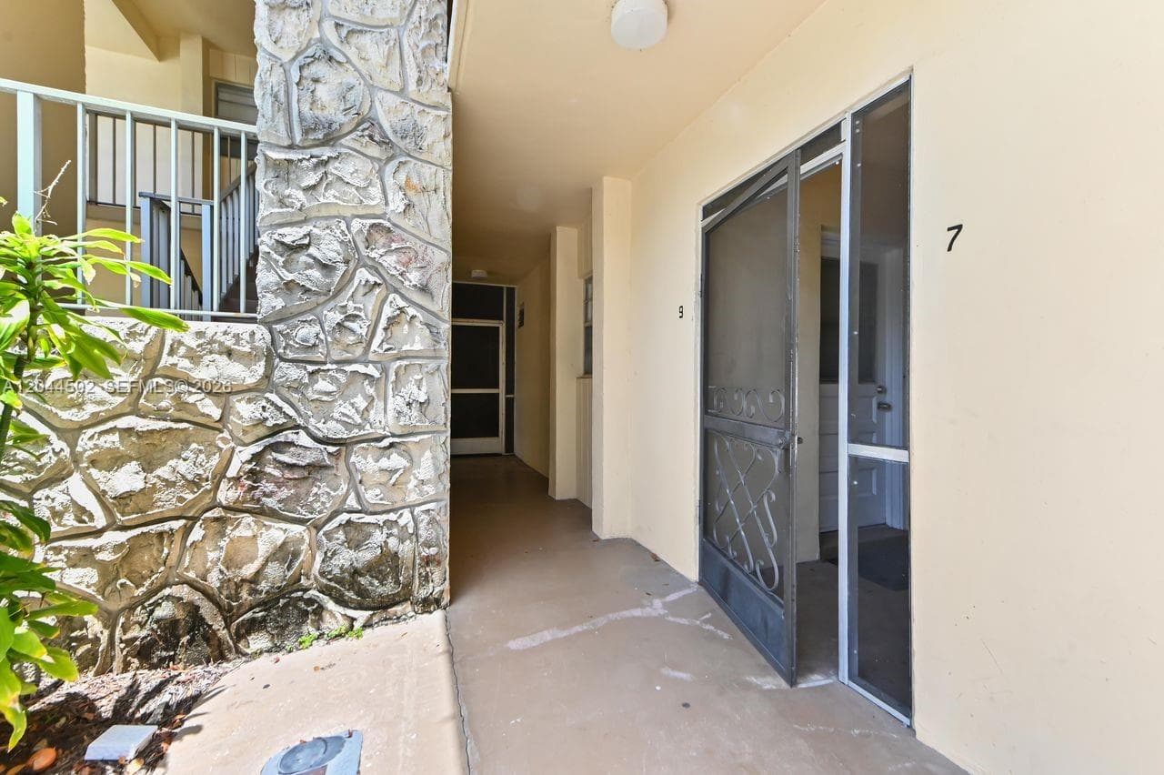 10789 N Military Trl 9 photo 3