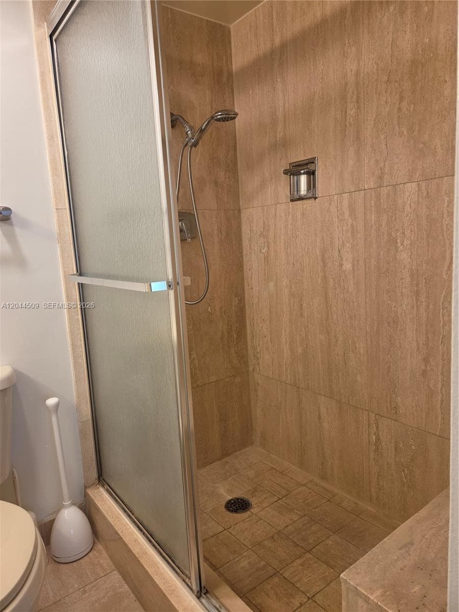 807S photo 13