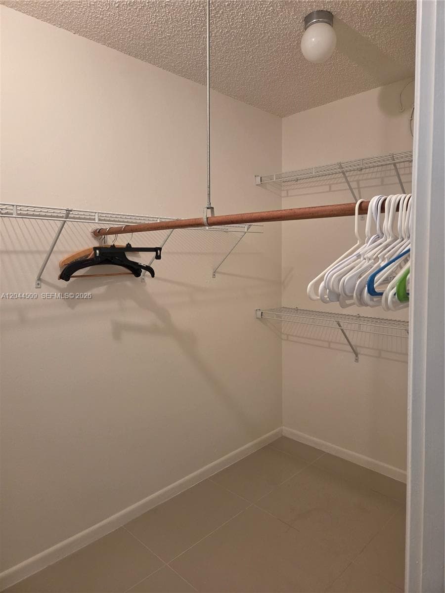 807S photo 7