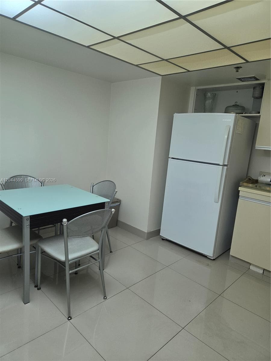 807S photo 3