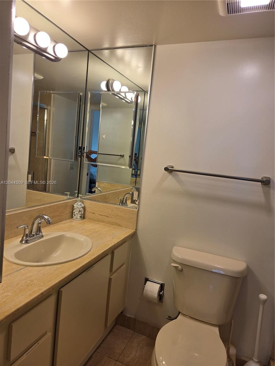 807S photo 14