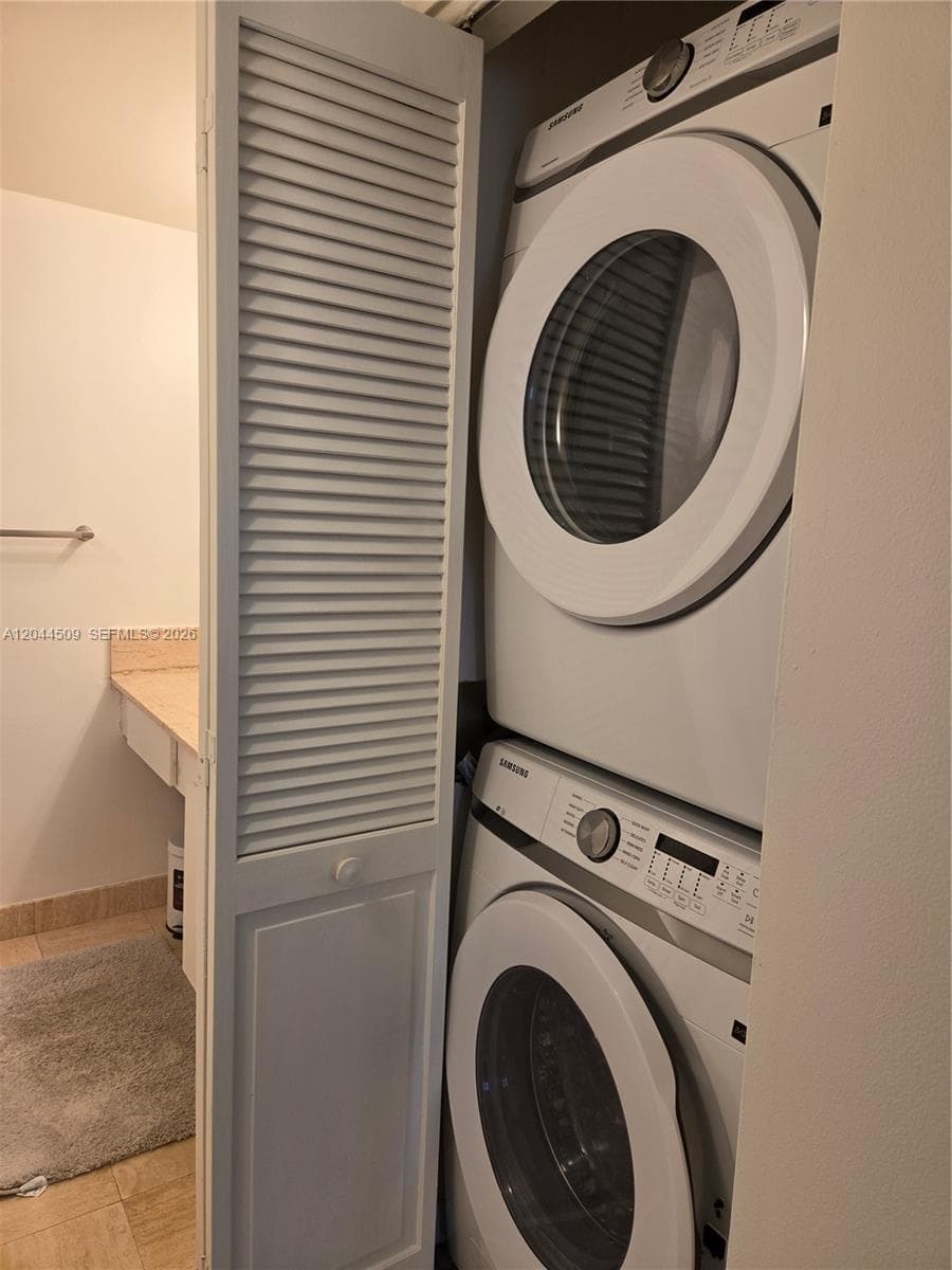 807S photo 8