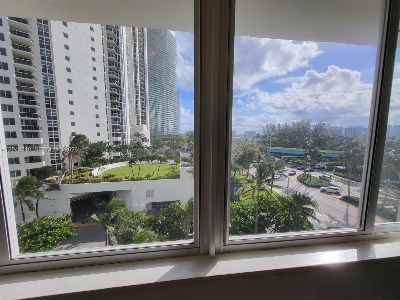 19201 E Collins Ave 442 photo 2