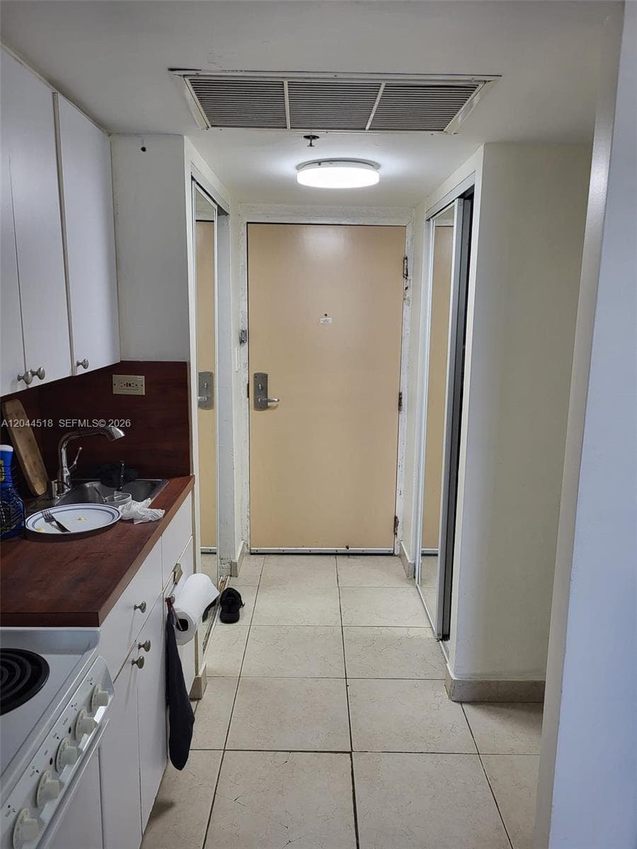 19201 E Collins Ave 442 photo 10