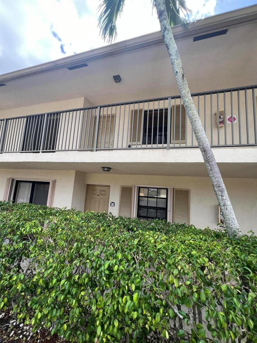 960 NW 45th Street B-6 photo 2